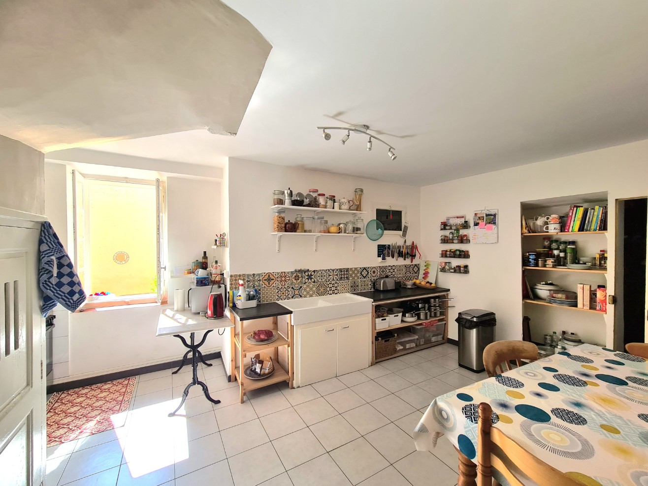 3 Bed, 2 Bath, HouseFor Sale, Creissan, Herault, Languedoc-Roussillon, 34370