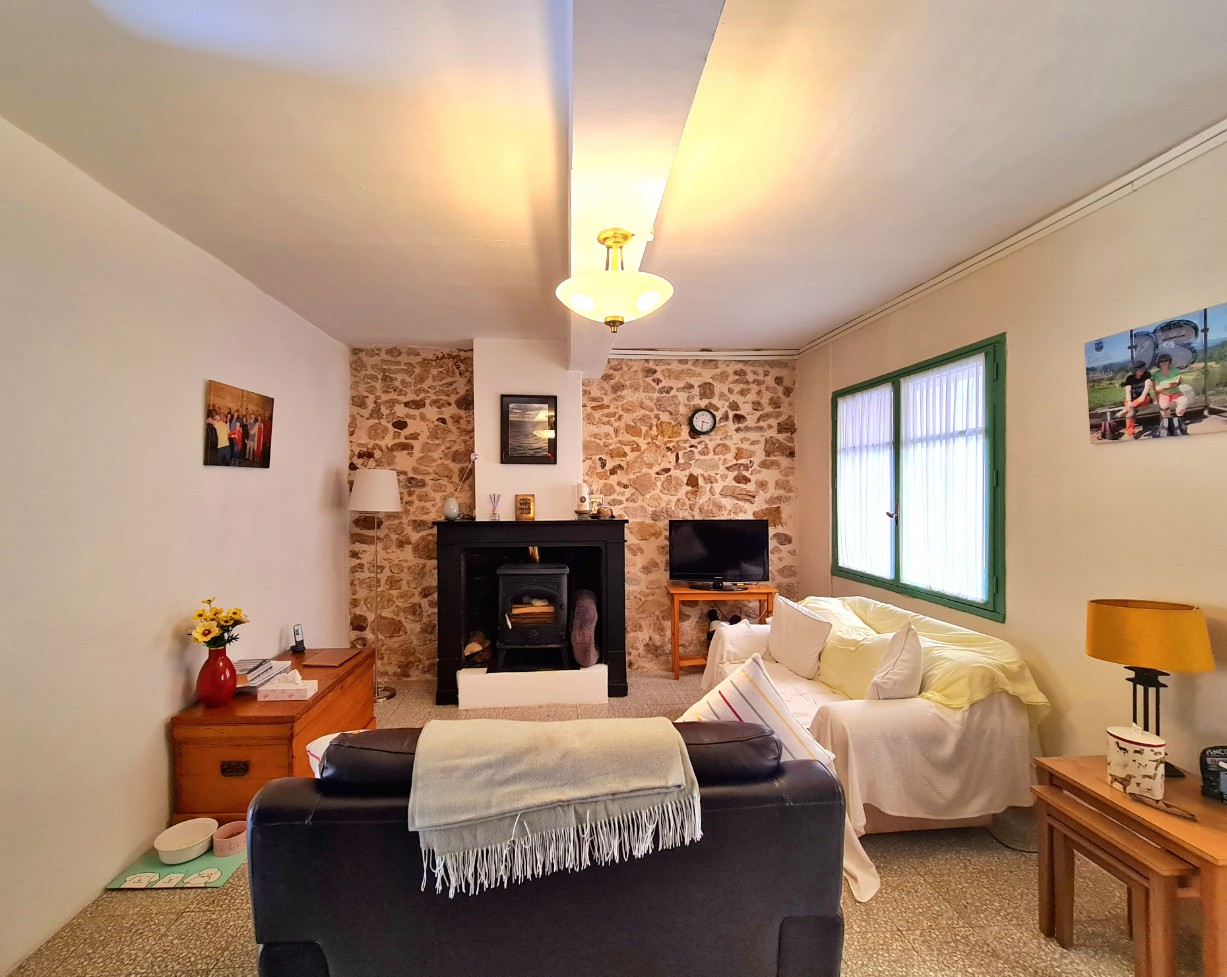 3 Bed, 2 Bath, HouseFor Sale, Creissan, Herault, Languedoc-Roussillon, 34370