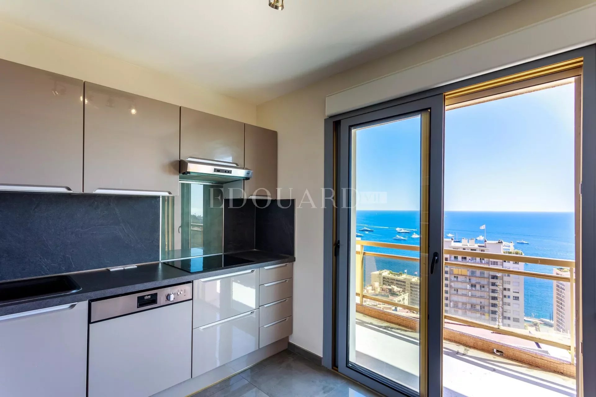 3 Bed, 2 Bath, ApartmentFor Sale, Beausoleil, Alpes-Maritimes