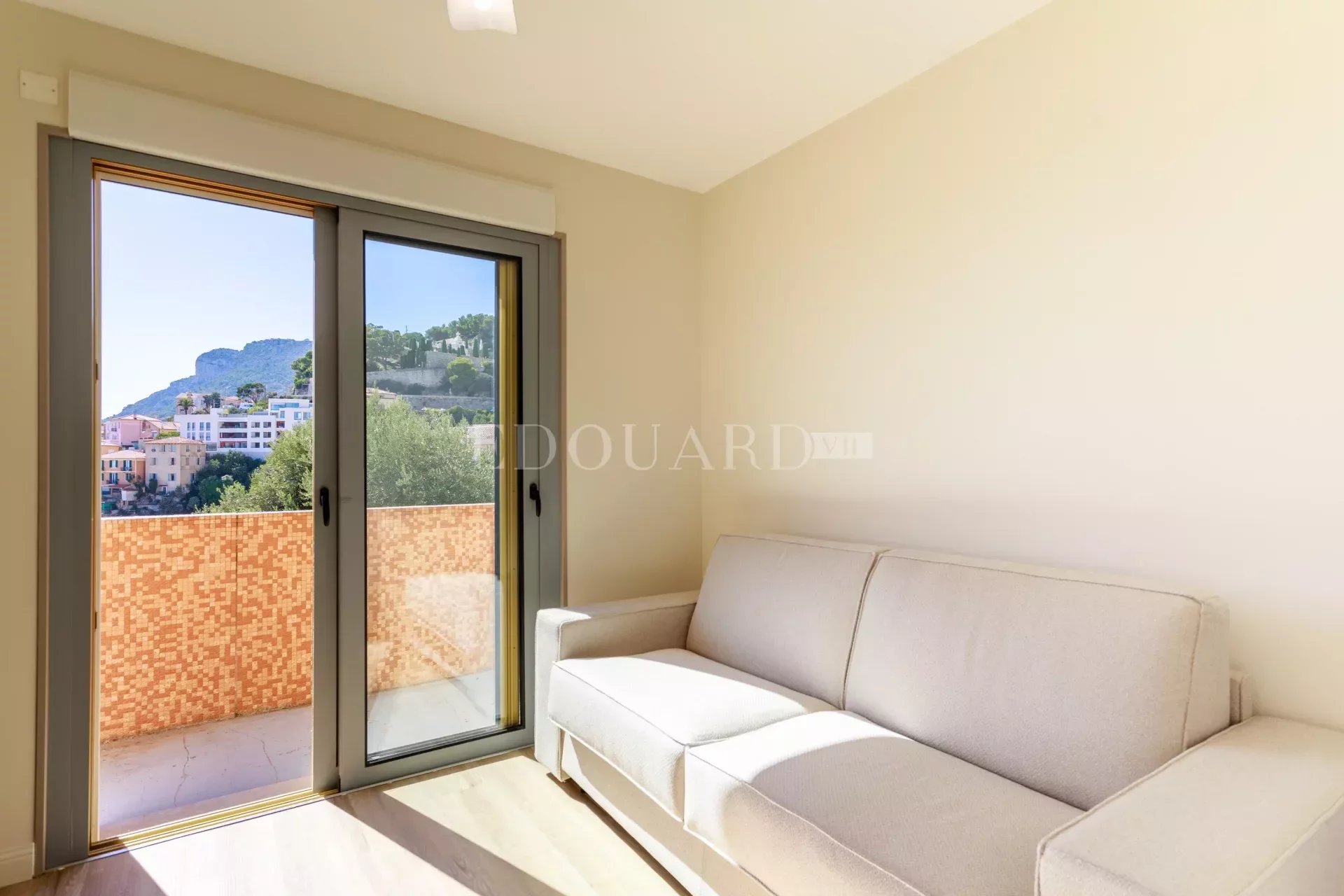 3 Bed, 2 Bath, ApartmentFor Sale, Beausoleil, Alpes-Maritimes