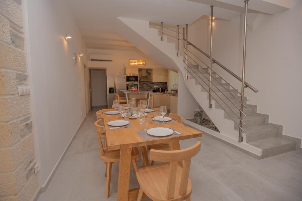 3 Bed, 4 Bath, HouseFor Sale, Heraklion, Crete