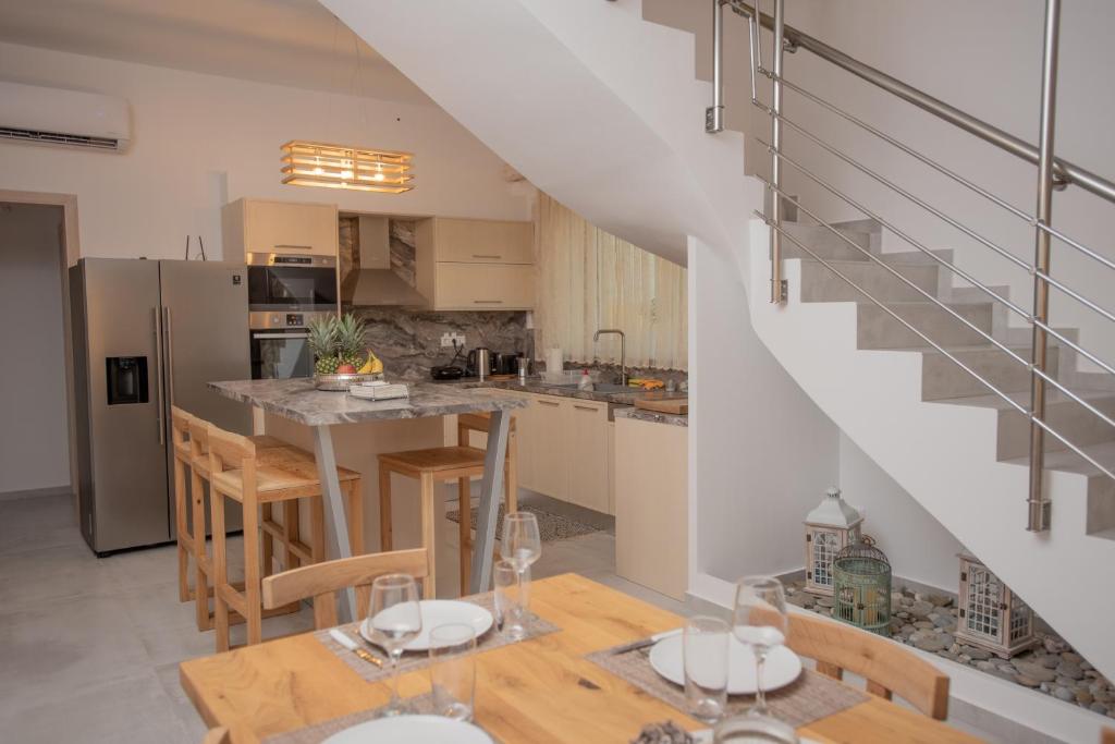 3 Bed, 4 Bath, HouseFor Sale, Heraklion, Crete