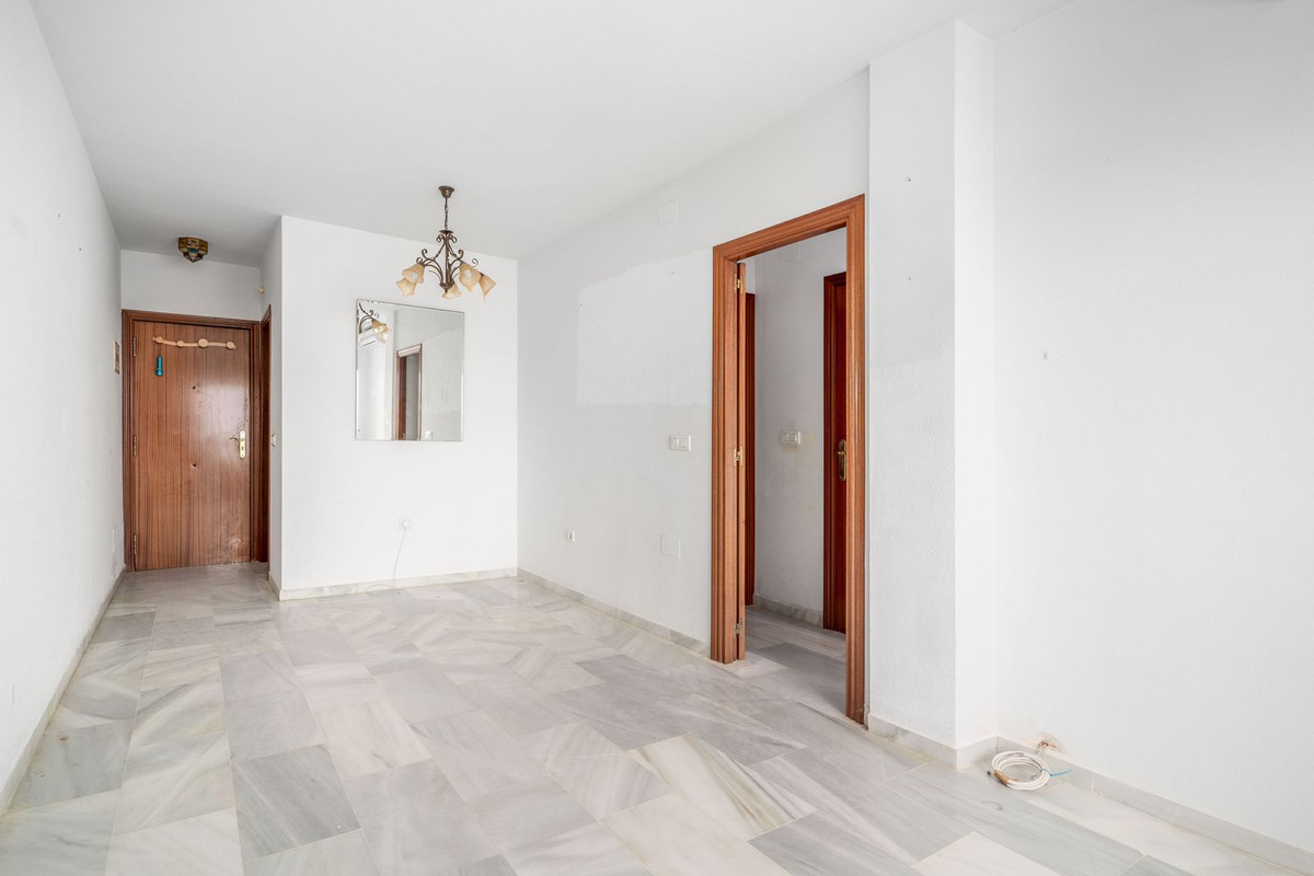 2 Bed, 1 Bath, ApartmentFor Sale, San Luis de Sabinillas, Malaga