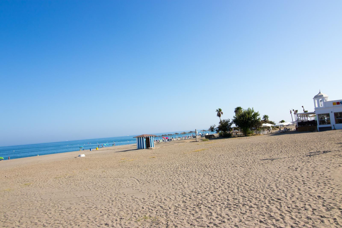 2 Bed, 1 Bath, ApartmentFor Sale, San Luis de Sabinillas, Malaga