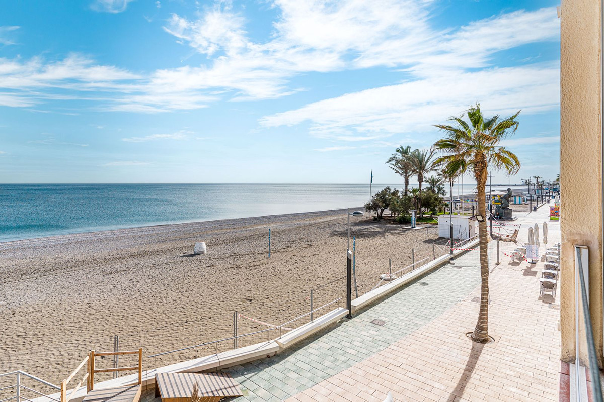 2 Bed, 1 Bath, ApartmentFor Sale, San Luis de Sabinillas, Malaga