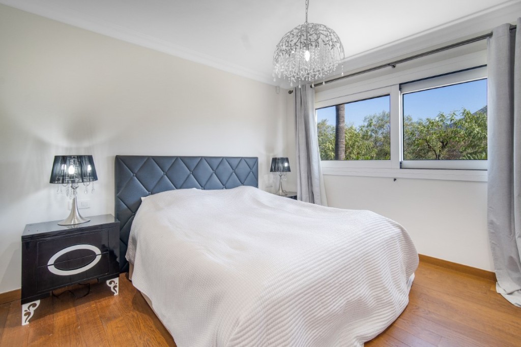 5 Bed, 4 Bath, HouseFor Sale, Golden Mile, Malaga