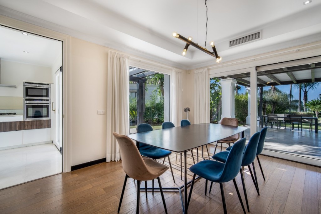 5 Bed, 4 Bath, HouseFor Sale, Golden Mile, Malaga