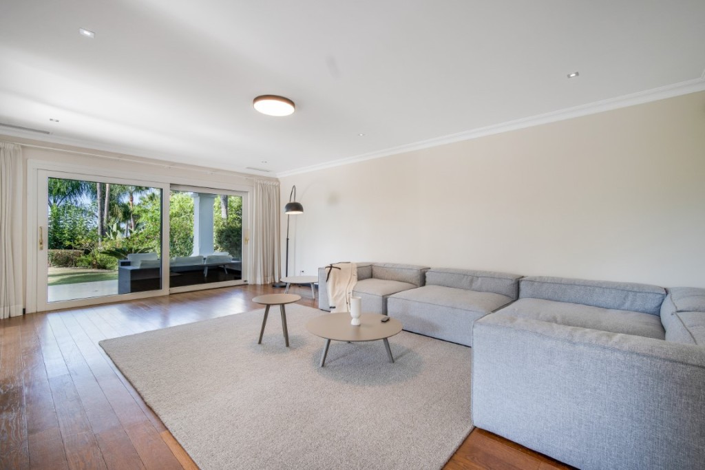 5 Bed, 4 Bath, HouseFor Sale, Golden Mile, Malaga