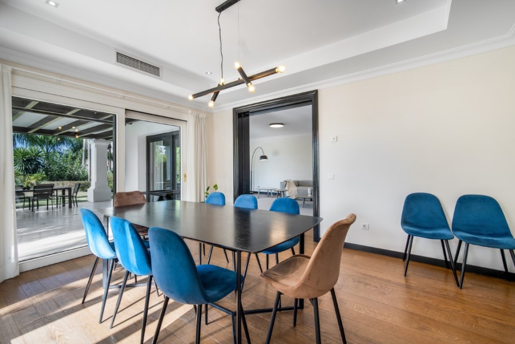 5 Bed, 4 Bath, HouseFor Sale, Golden Mile, Malaga