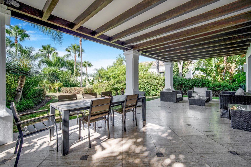 5 Bed, 4 Bath, HouseFor Sale, Golden Mile, Malaga