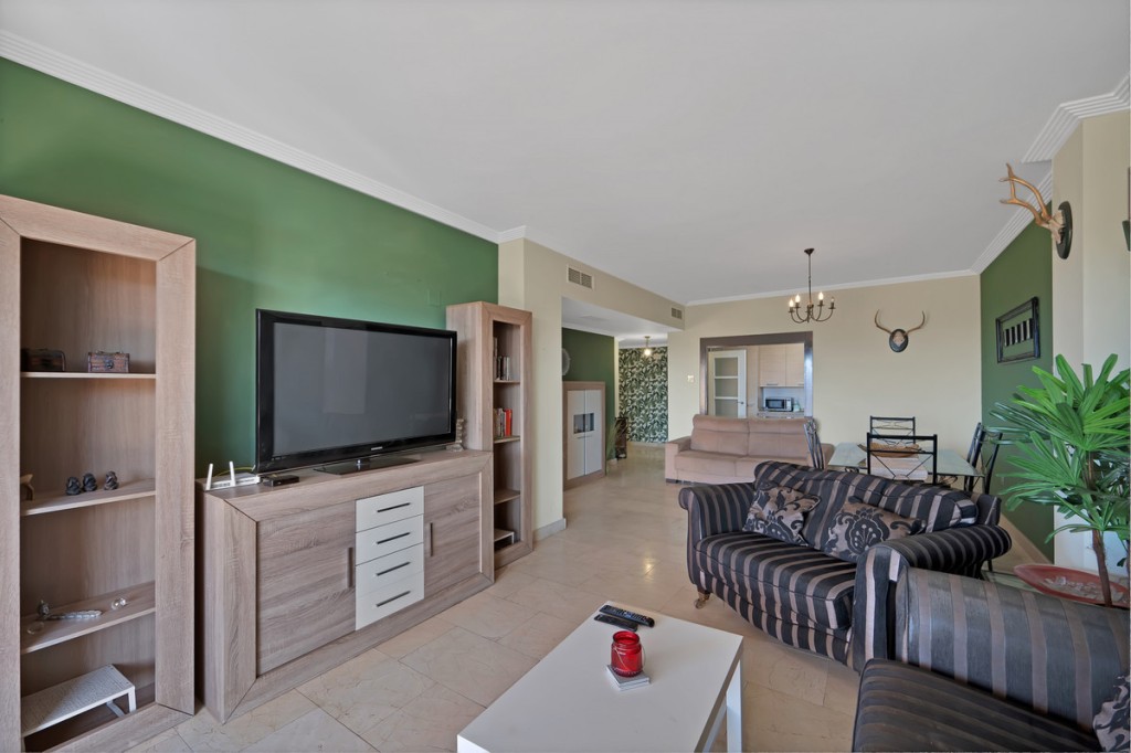 3 Bed, 2 Bath, ApartmentFor Sale, Estepona, Malaga