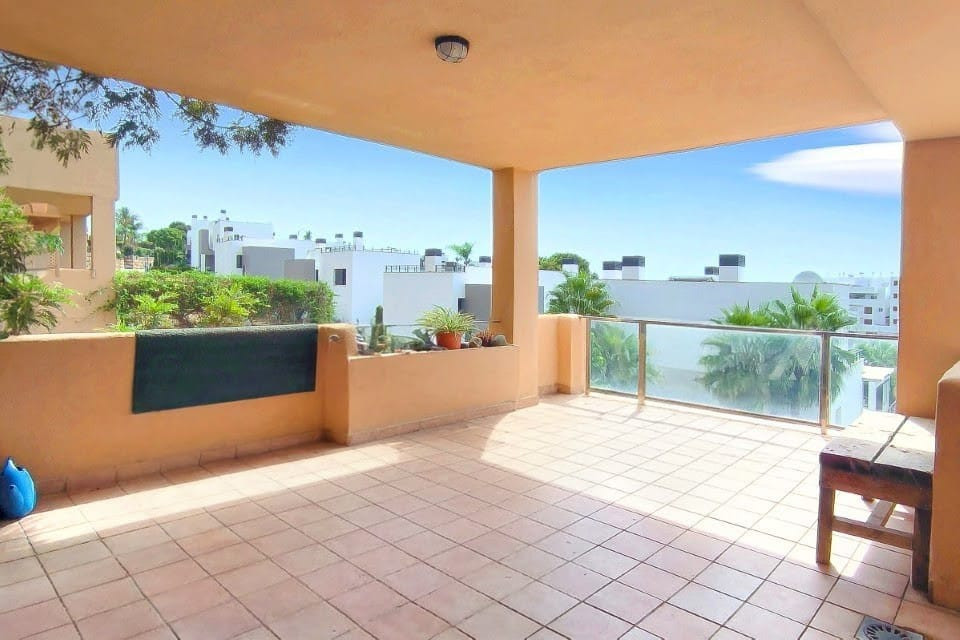 3 Bed, 2 Bath, ApartmentFor Sale, Estepona, Malaga