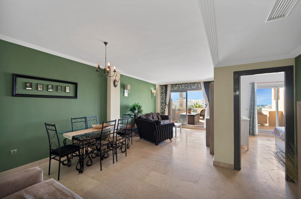 3 Bed, 2 Bath, ApartmentFor Sale, Estepona, Malaga