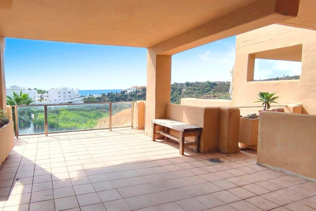 3 Bed, 2 Bath, ApartmentFor Sale, Estepona, Malaga
