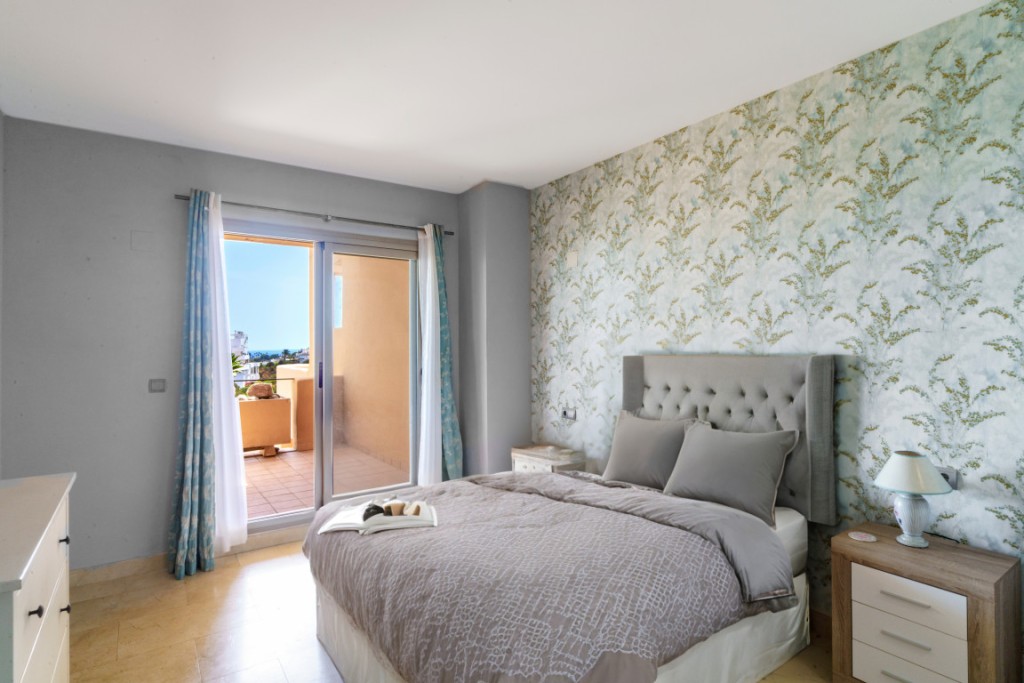 3 Bed, 2 Bath, ApartmentFor Sale, Estepona, Malaga