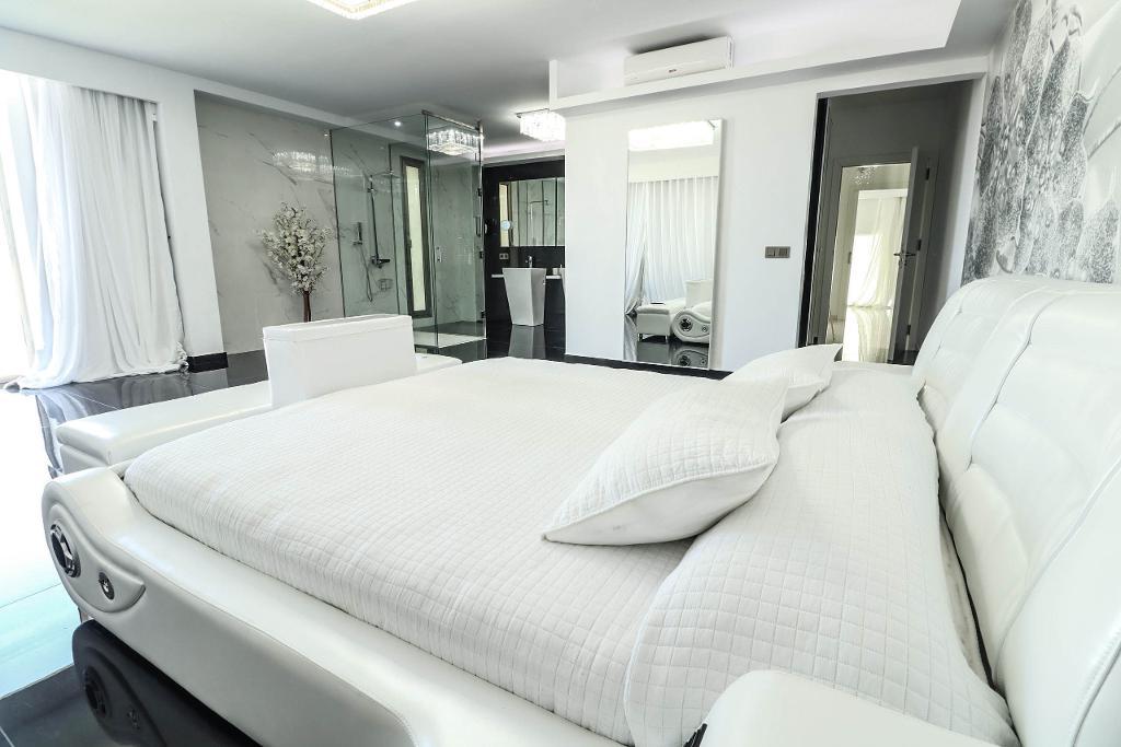 7 Bed, HouseFor Sale, Calle Gran Bretaña, Costa Teguise, Lanzarote, Isla Canarias, 35508 7 Bed, HouseFor Sale, Calle Gran Bretaña, Costa Teguise, Lanzarote, Isla Canarias, 35508