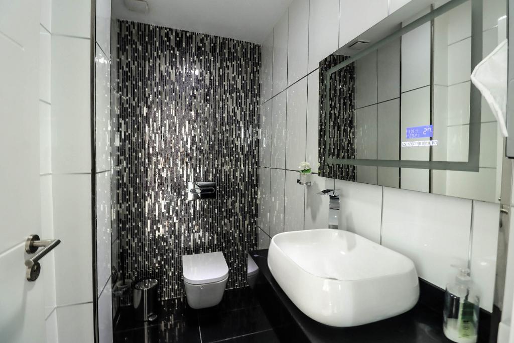 7 Bed, HouseFor Sale, Calle Gran Bretaña, Costa Teguise, Lanzarote, Isla Canarias, 35508 7 Bed, HouseFor Sale, Calle Gran Bretaña, Costa Teguise, Lanzarote, Isla Canarias, 35508