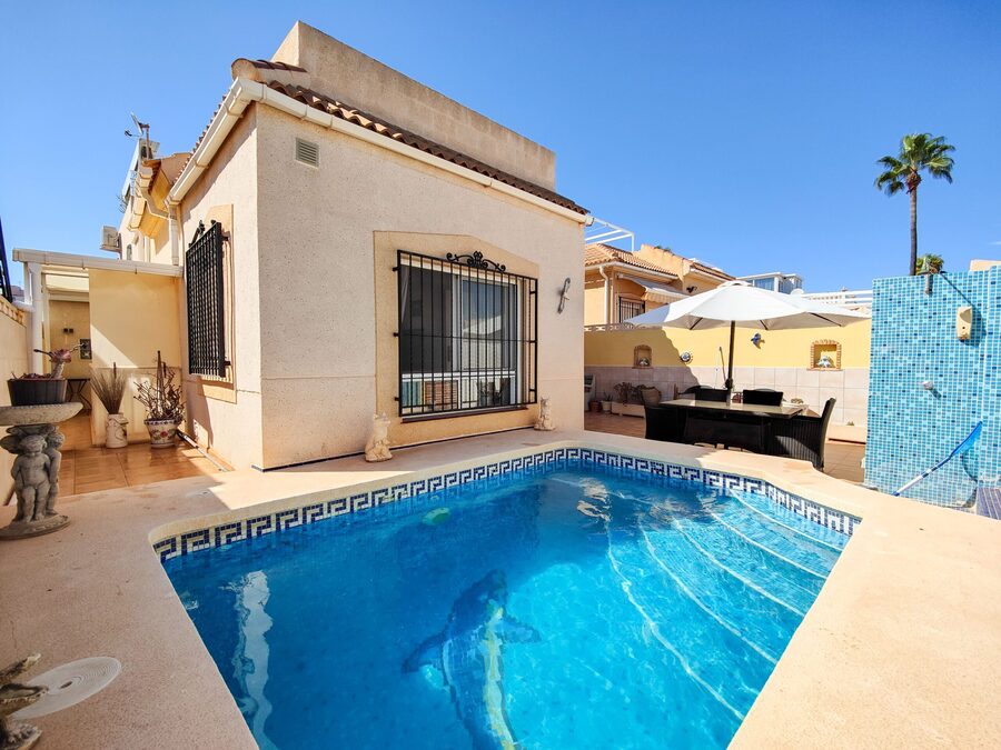 4 Bed, 2 Bath, HouseFor Sale, Torrevieja, Alicante