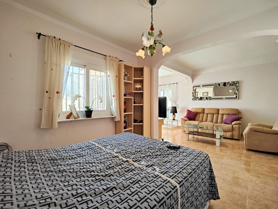 4 Bed, 2 Bath, HouseFor Sale, Torrevieja, Alicante