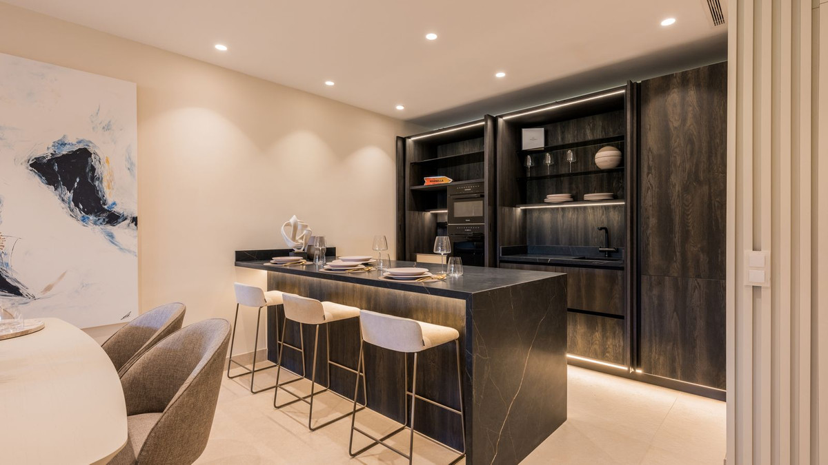 3 Bed, 3 Bath, ApartmentFor Sale, Estepona, Malaga