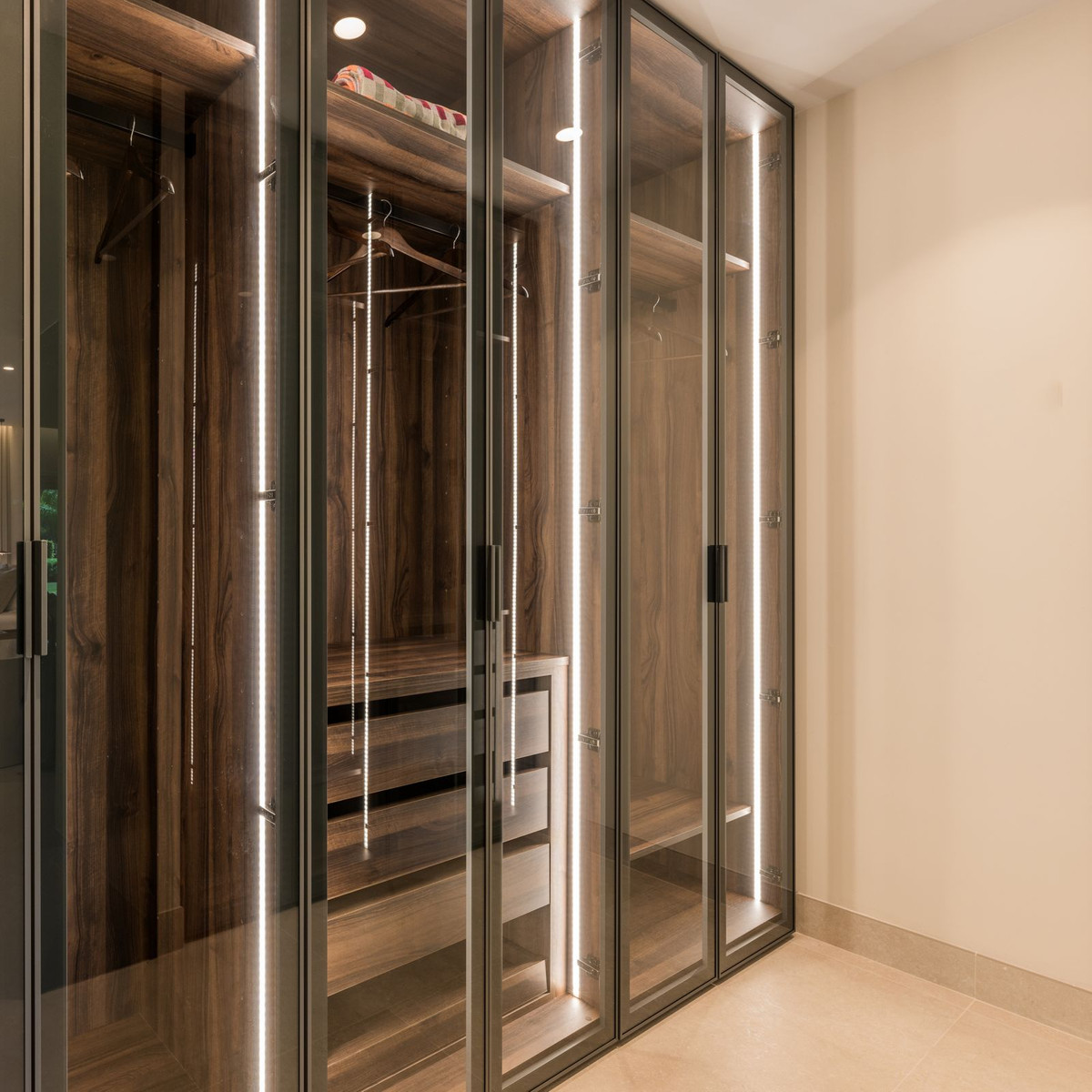 3 Bed, 3 Bath, ApartmentFor Sale, Estepona, Malaga