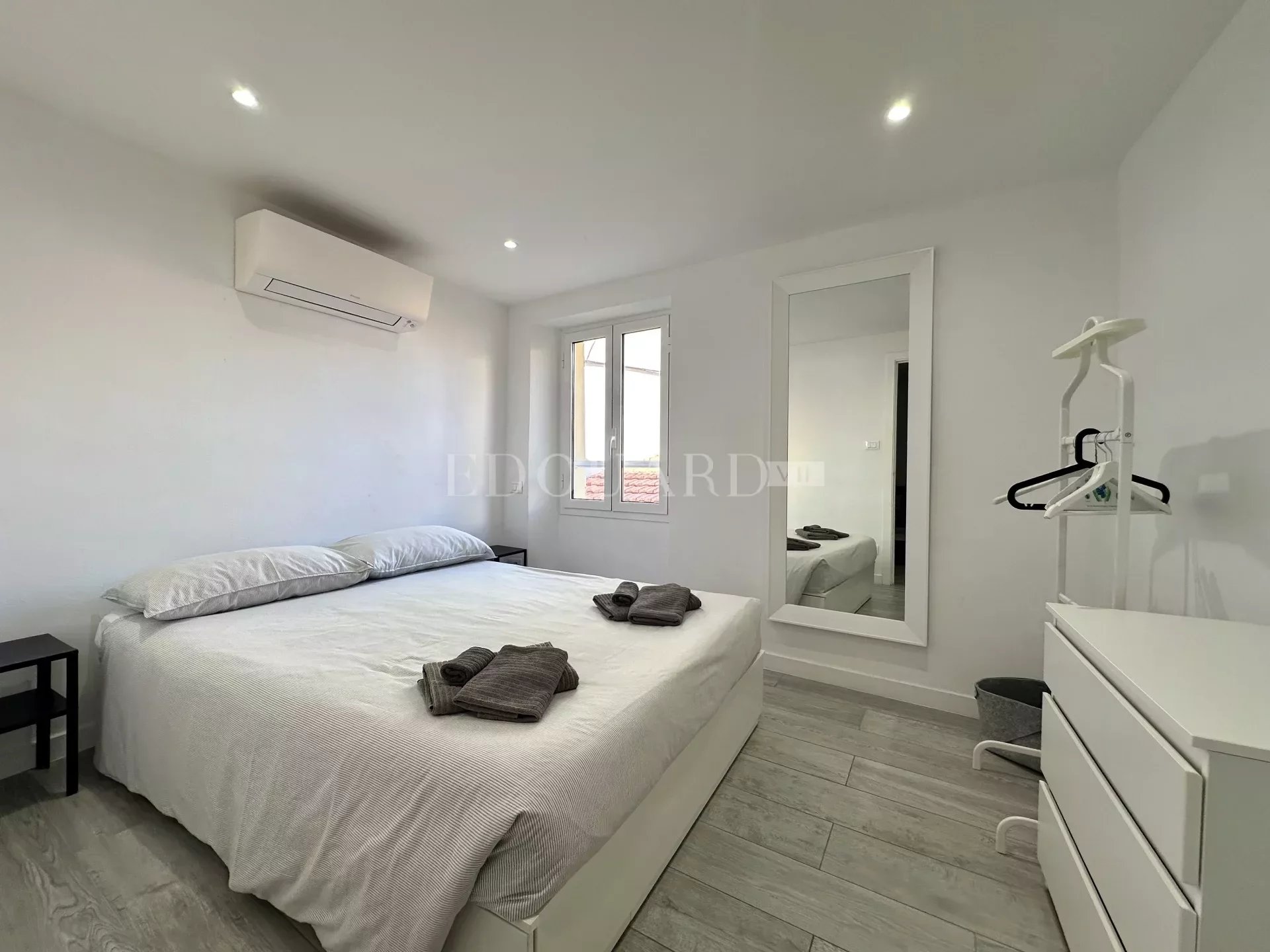 3 Bed, 2 Bath, ApartmentFor Sale, Menton, Alpes-Maritimes