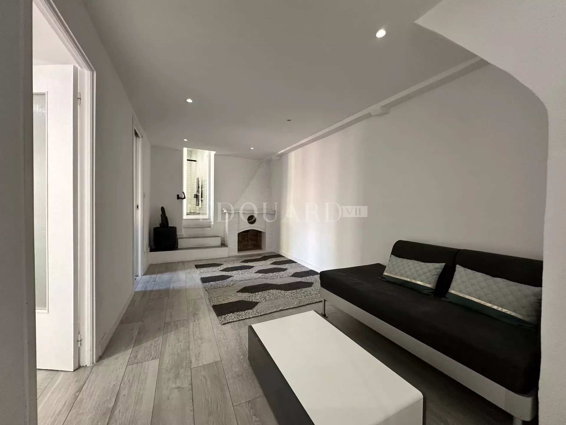 3 Bed, 2 Bath, ApartmentFor Sale, Menton, Alpes-Maritimes