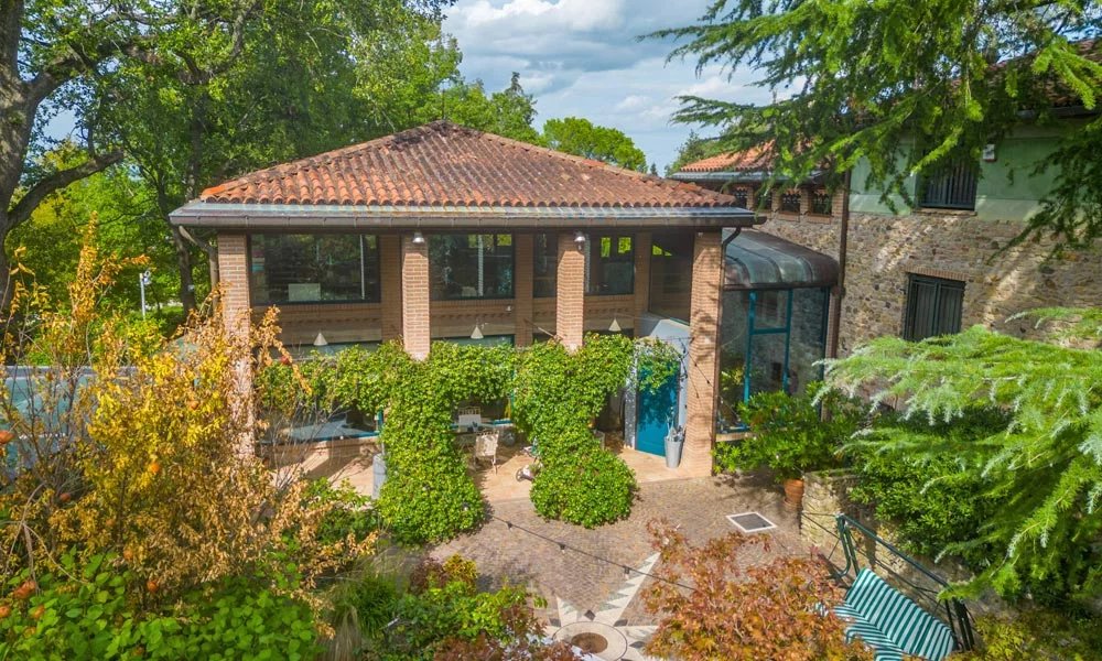 4 Bed, 3 Bath, HouseFor Sale, Castel San Pietro Terme, Bologna