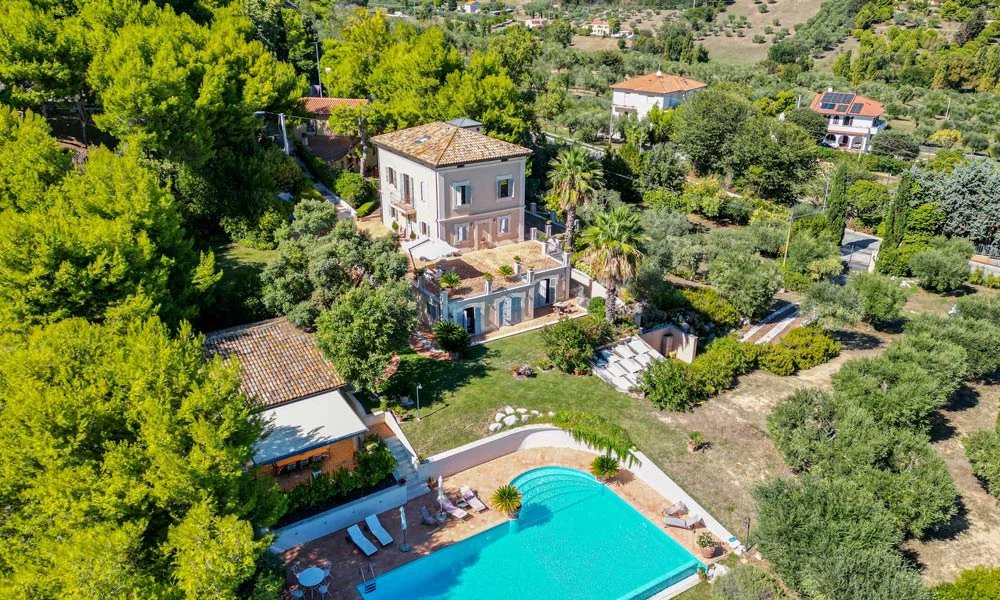 6 Bed, 6 Bath, HouseFor Sale, Civitanova Marche, Macerata