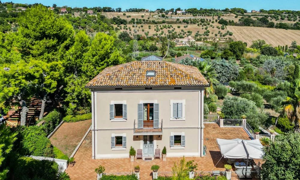 6 Bed, 6 Bath, HouseFor Sale, Civitanova Marche, Macerata
