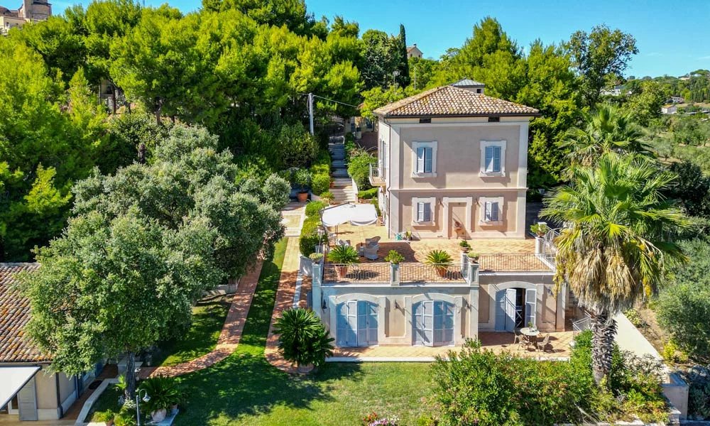 6 Bed, 6 Bath, HouseFor Sale, Civitanova Marche, Macerata