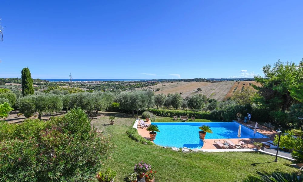 6 Bed, 6 Bath, HouseFor Sale, Civitanova Marche, Macerata