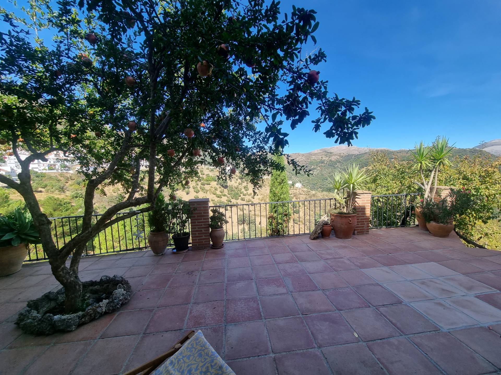 5 Bed, 2 Bath, HouseFor Sale, Benadalid, Malaga, 29493