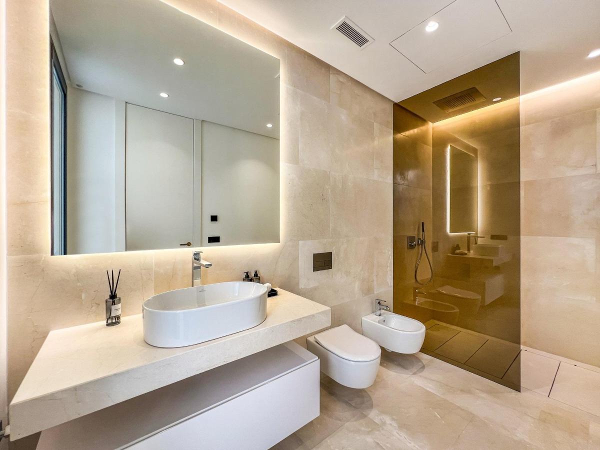 6 Bed, 6 Bath, HouseFor Sale, Marbella, Costa del Sol