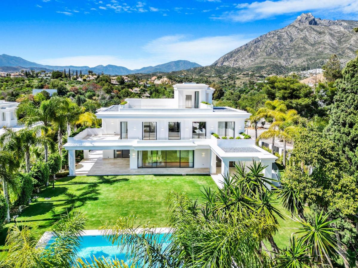 6 Bed, 6 Bath, HouseFor Sale, Marbella, Costa del Sol