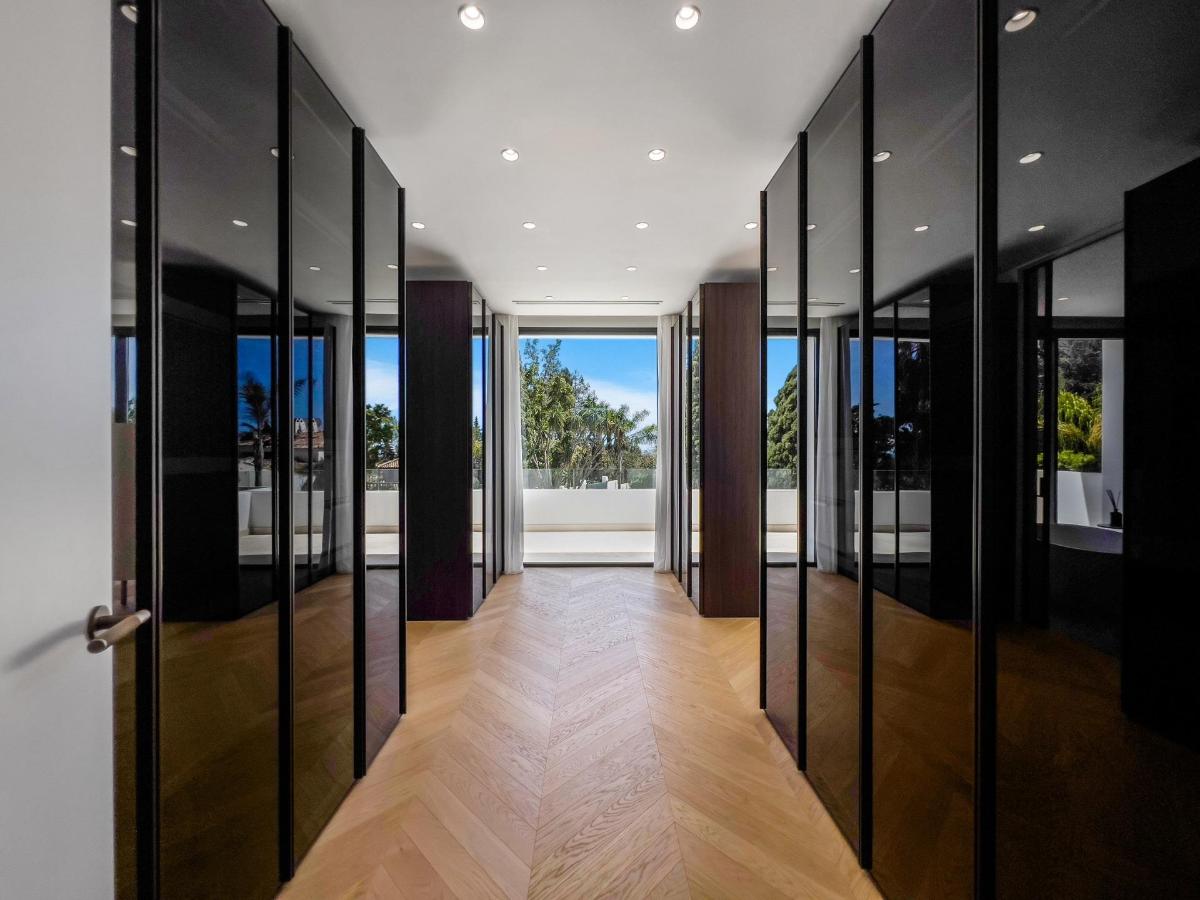 6 Bed, 6 Bath, HouseFor Sale, Marbella, Costa del Sol