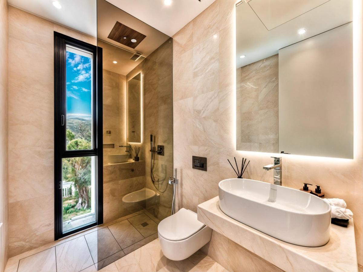 6 Bed, 6 Bath, HouseFor Sale, Marbella, Costa del Sol