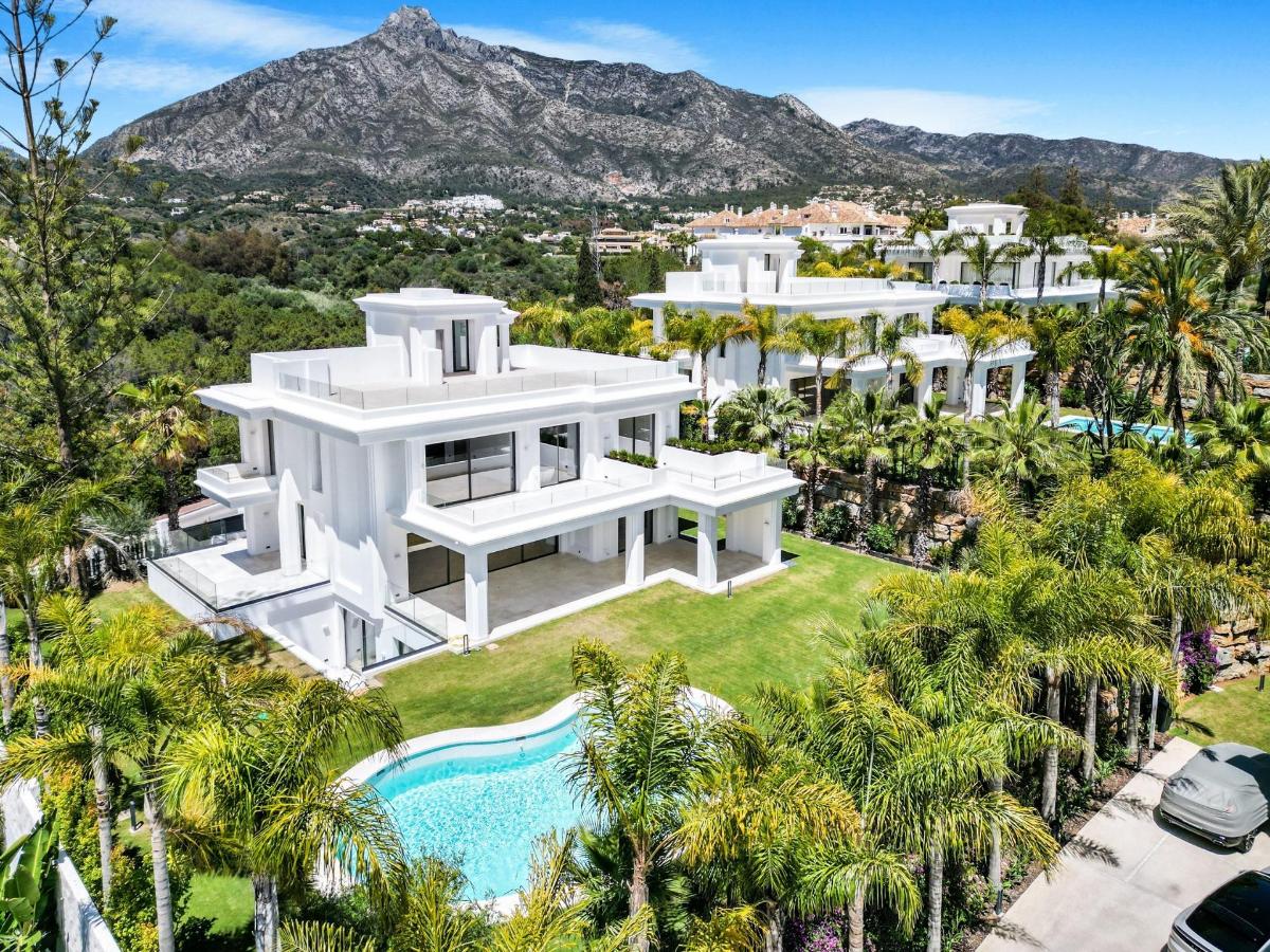 6 Bed, 6 Bath, HouseFor Sale, Marbella, Costa del Sol