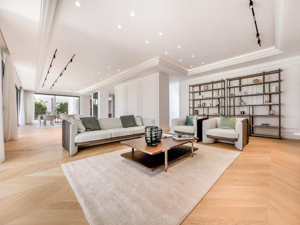 6 Bed, 6 Bath, HouseFor Sale, Marbella, Costa del Sol