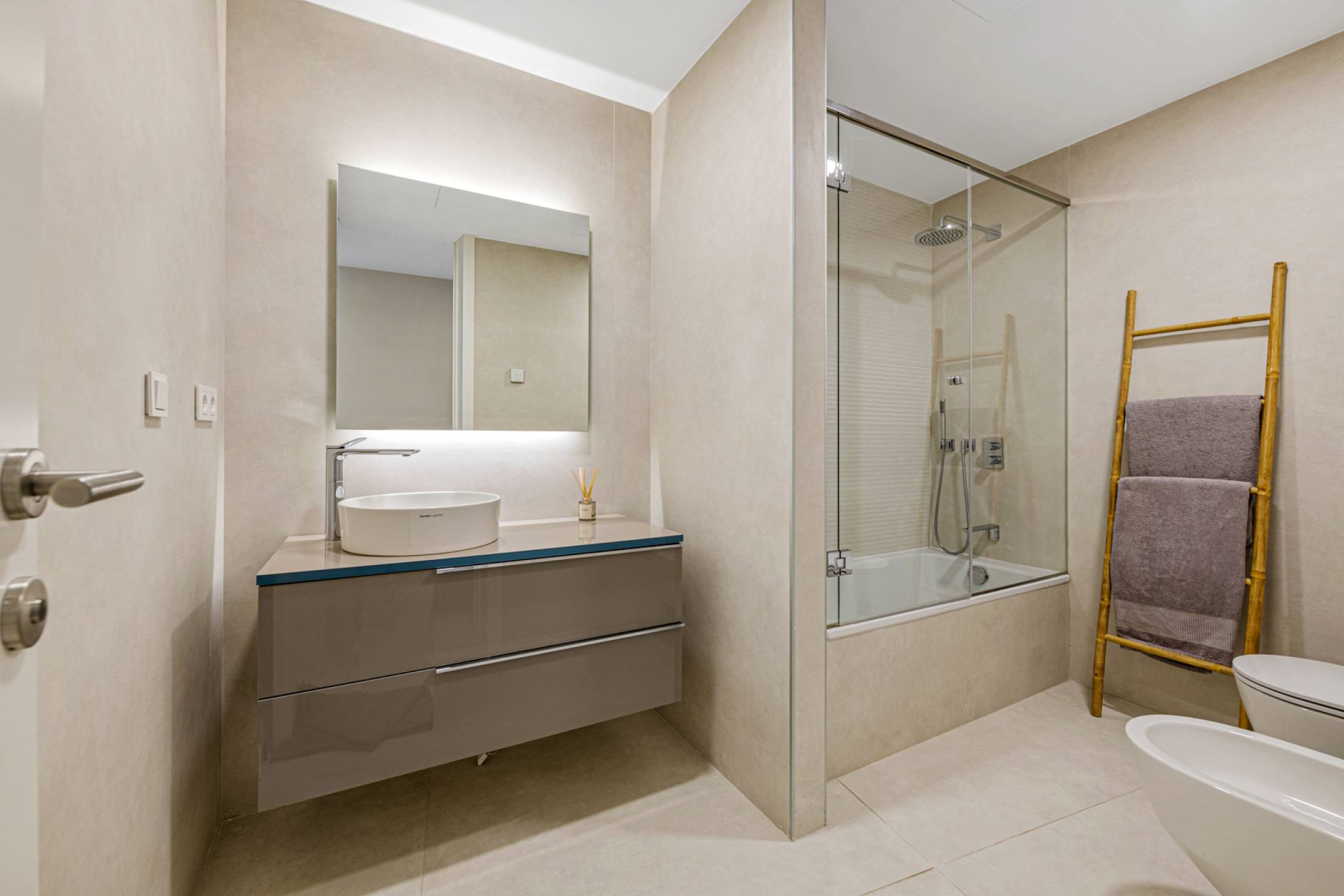 3 Bed, 2 Bath, ApartmentFor Sale, Estepona, Malaga, 29680 3 Bed, 2 Bath, ApartmentFor Sale, Estepona, Malaga, 29680