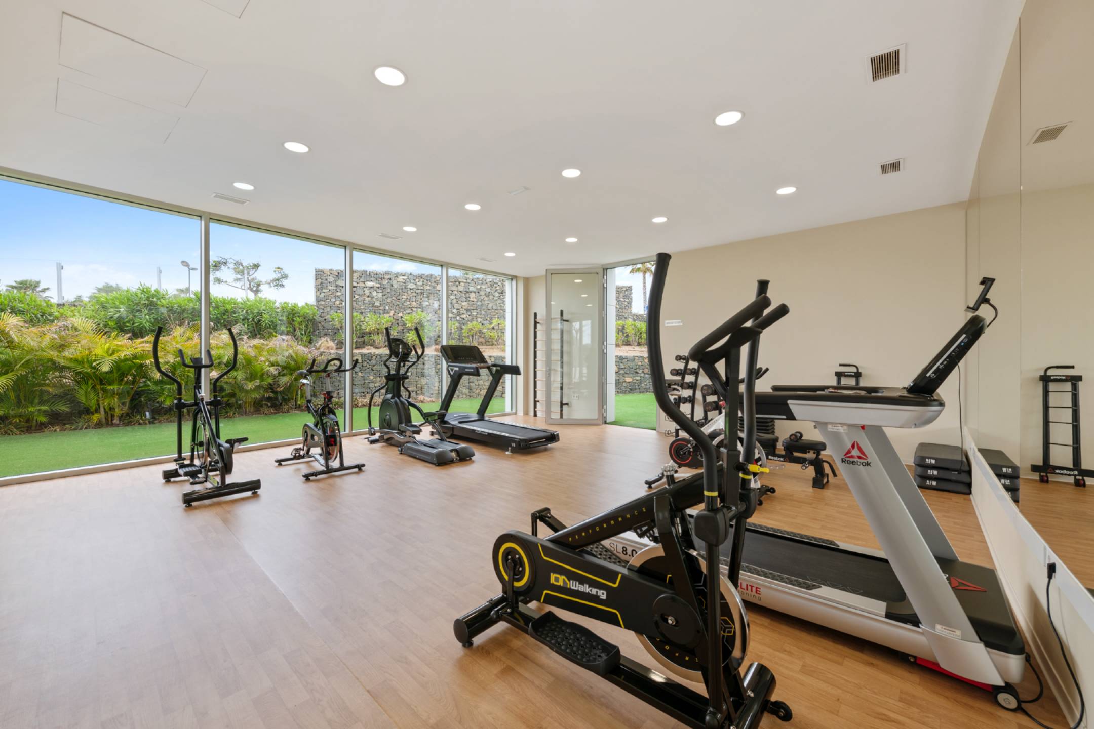 3 Bed, 2 Bath, ApartmentFor Sale, Estepona, Malaga, 29680 3 Bed, 2 Bath, ApartmentFor Sale, Estepona, Malaga, 29680