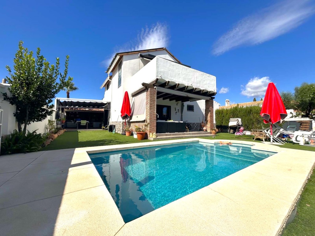 4 Bed, 3 Bath, HouseFor Sale, Calahonda, Malaga