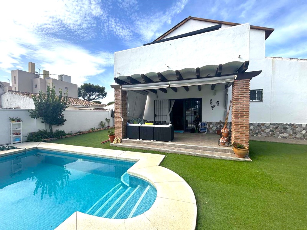 4 Bed, 3 Bath, HouseFor Sale, Calahonda, Malaga
