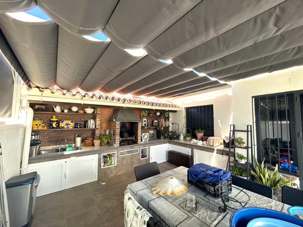 4 Bed, 3 Bath, HouseFor Sale, Calahonda, Malaga