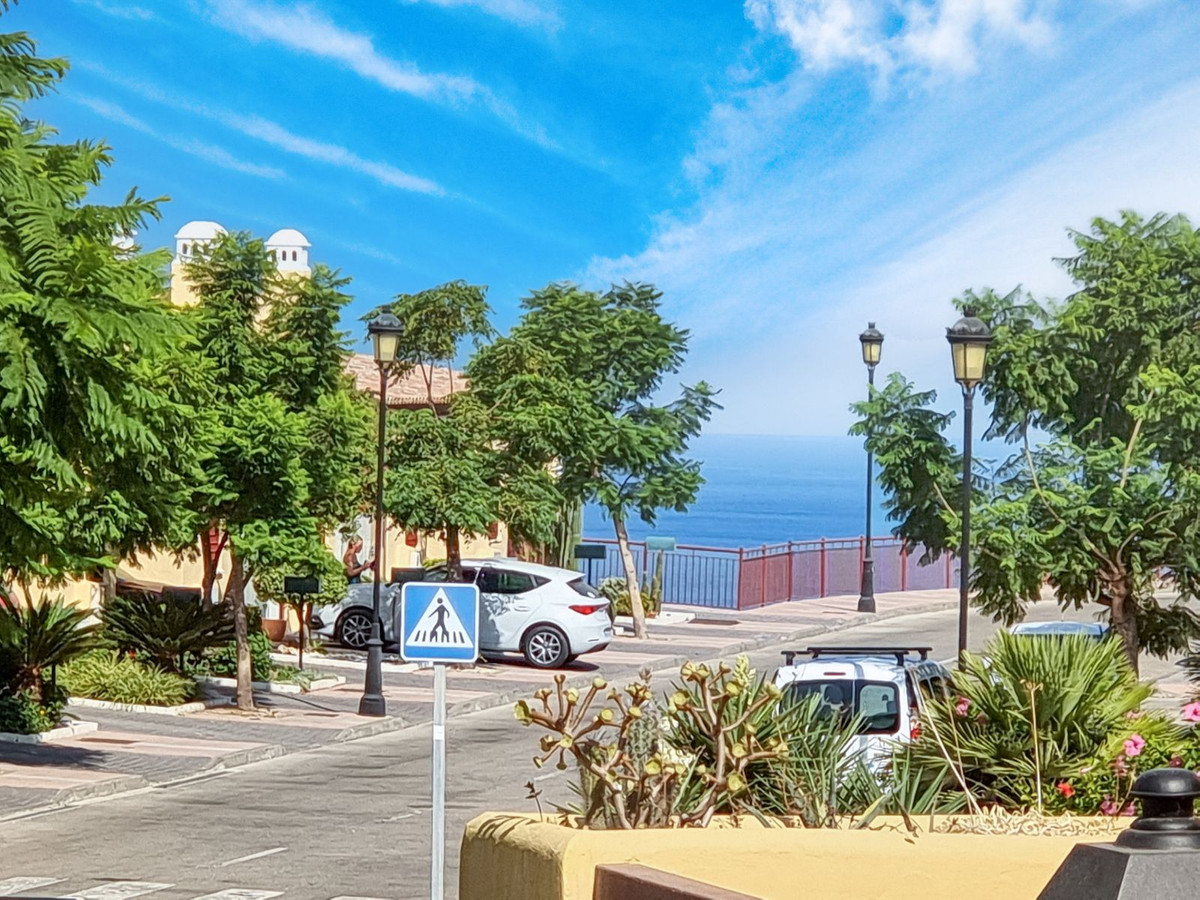 2 Bed, 2 Bath, ApartmentFor Sale, La Duquesa, Malaga 2 Bed, 2 Bath, ApartmentFor Sale, La Duquesa, Malaga