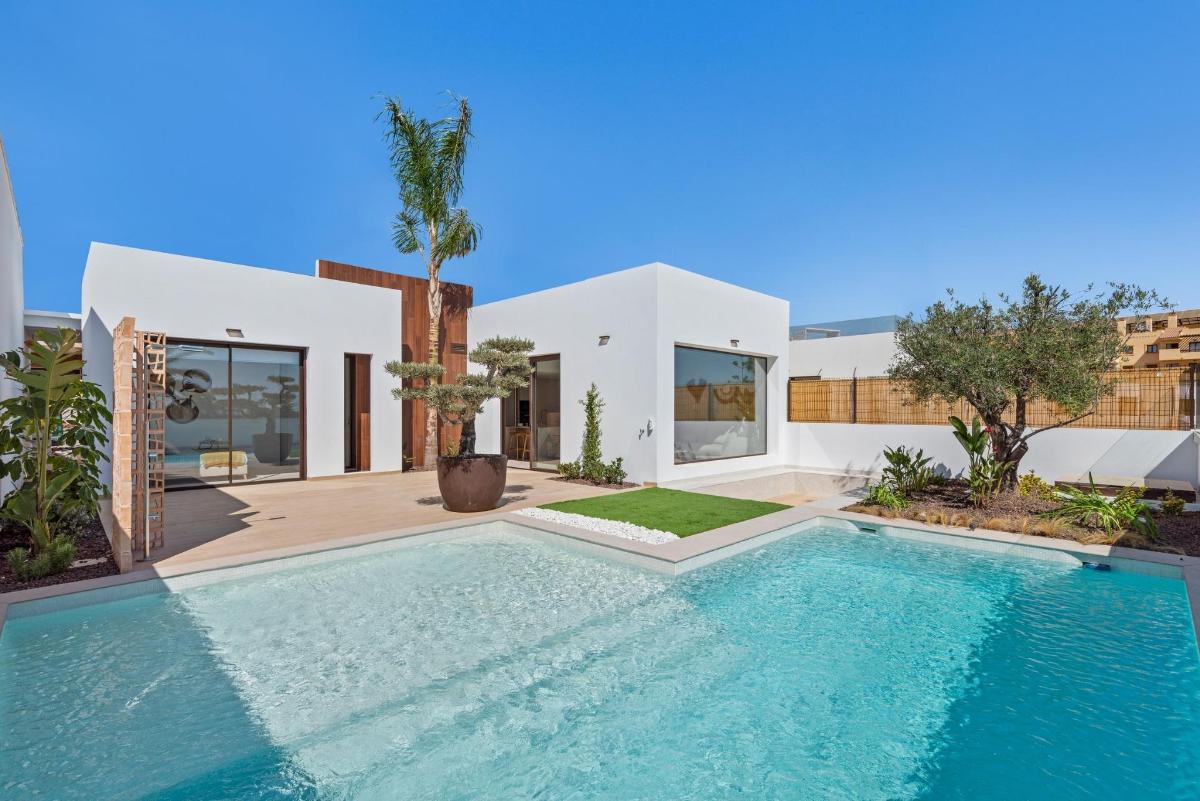 3 Bed, 2 Bath, HouseFor Sale, Serena Golf, Murcia