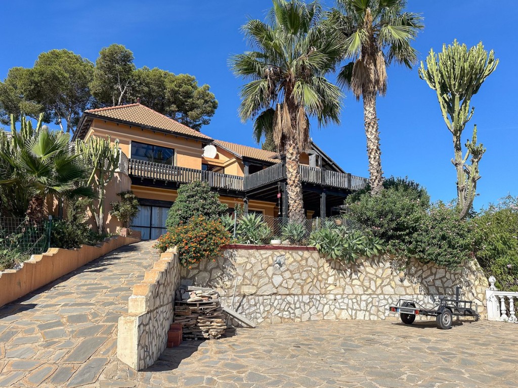 6 Bed, 3 Bath, HouseFor Sale, Mijas Costa, Malaga