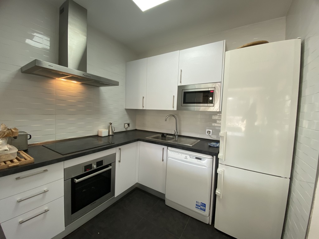 3 Bed, 2 Bath, ApartmentFor Sale, Fuengirola, Malaga