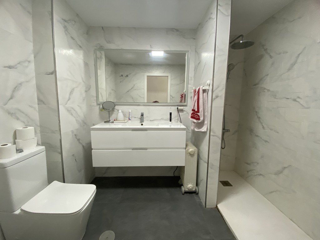 3 Bed, 2 Bath, ApartmentFor Sale, Fuengirola, Malaga