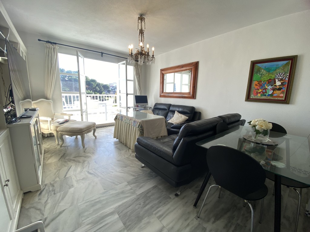 3 Bed, 2 Bath, ApartmentFor Sale, Fuengirola, Malaga